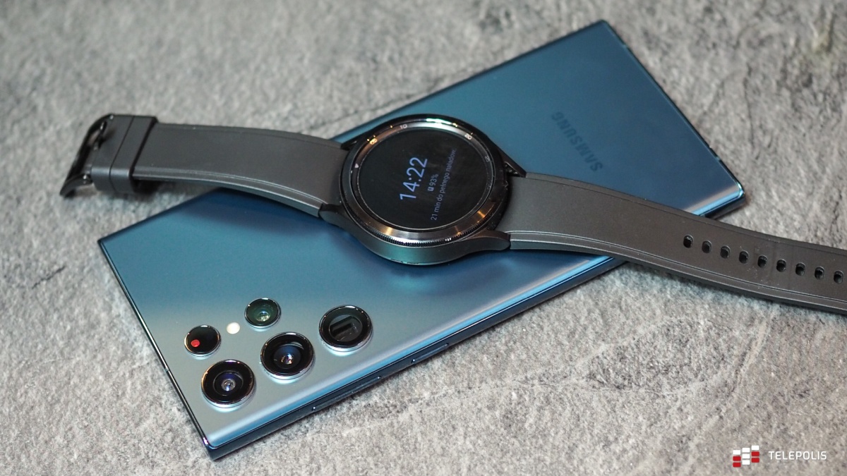 Samsung Galaxy S22 Ultra z zegarkiem