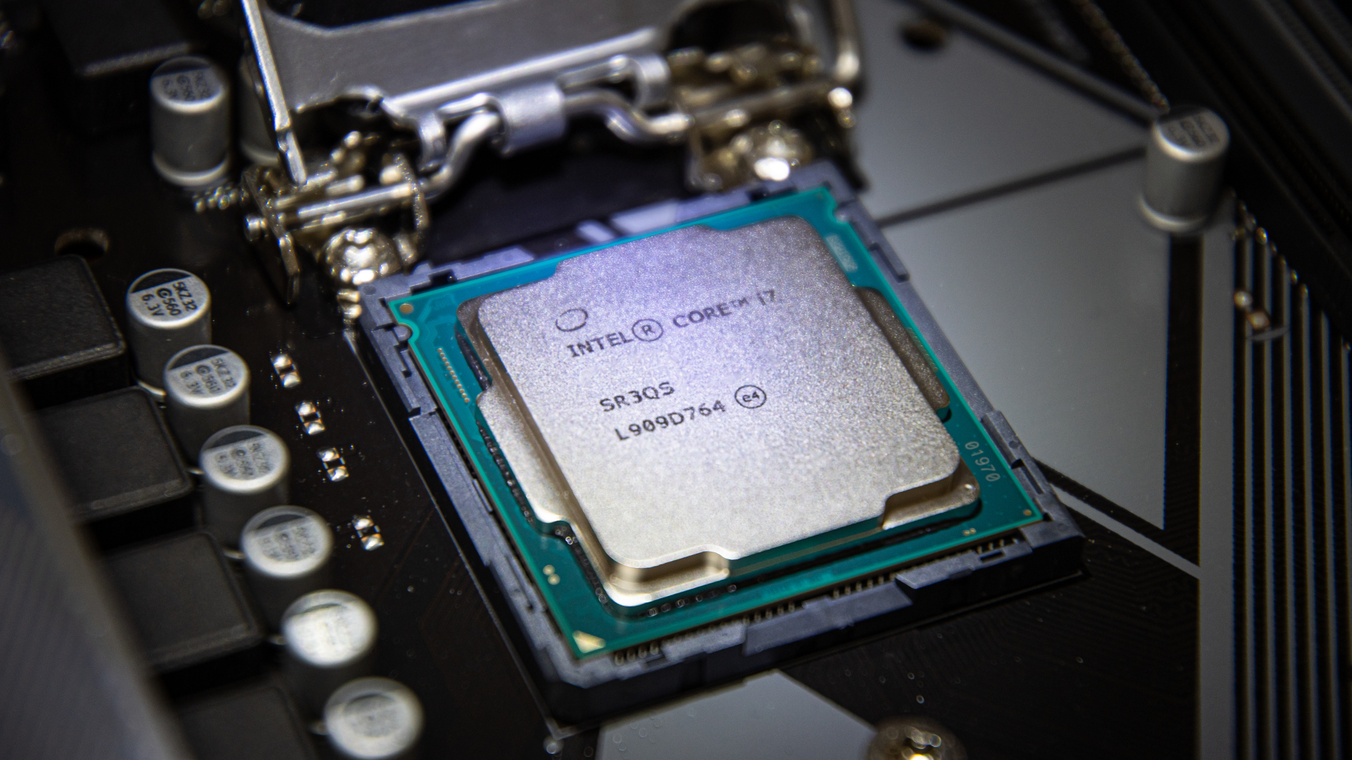 Nowe procesory Intela podkręcają się do 6000 Mhz