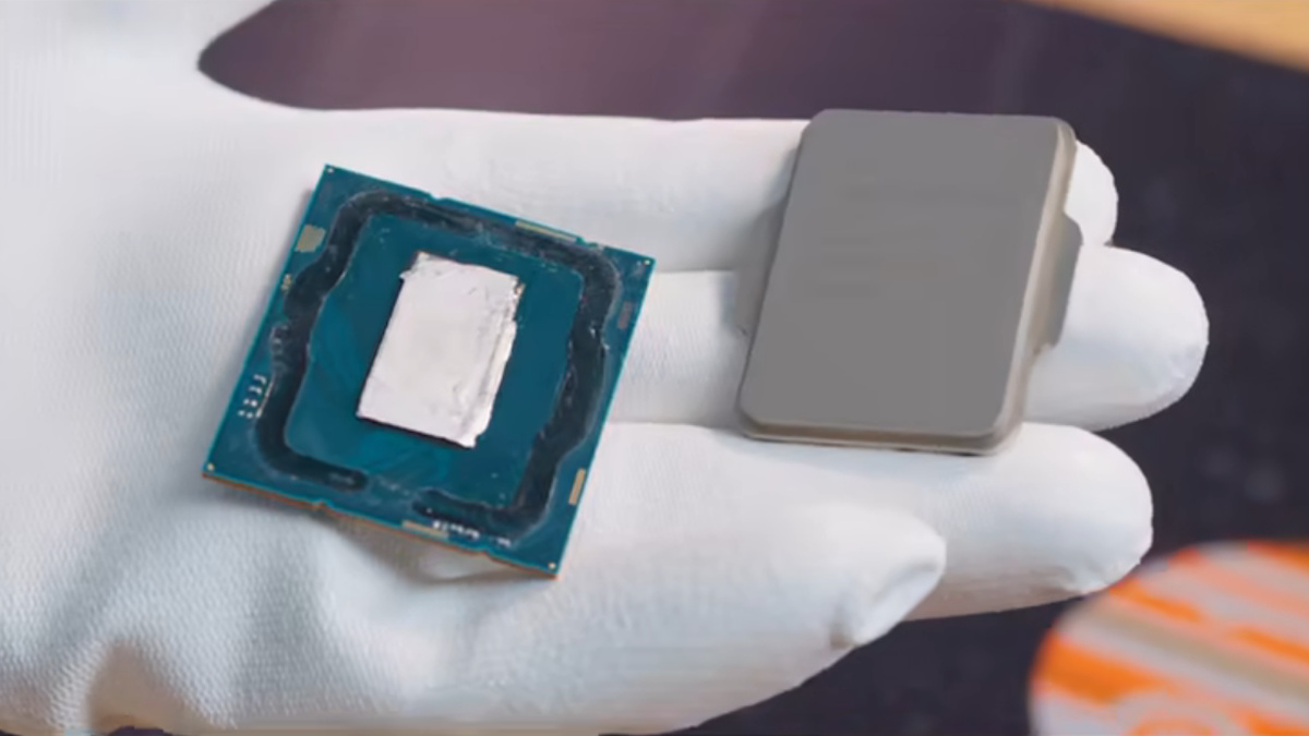 Intel Core i9-13900K pozuje w negliżu. Duży rdzeń robi wrażenie