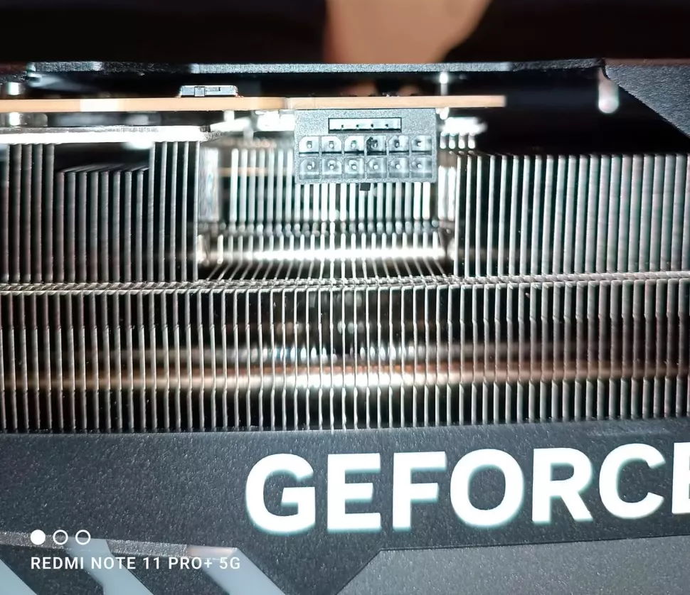 GeForce RTX 4090 złącze zasilania 12VHPWR