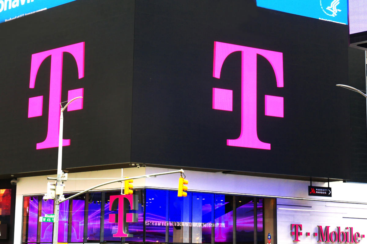 T-Mobile. Wyciekły dane 37 mln klientów. Zapytaliśmy o Polaków