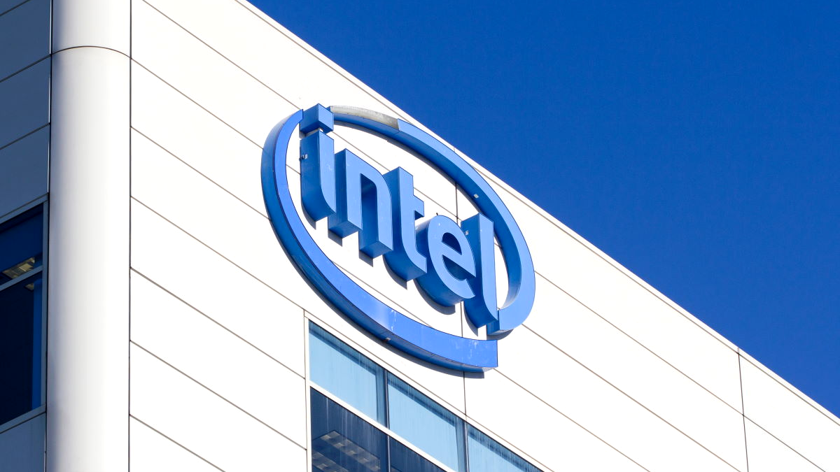 Intel zaczyna oszczędzać. Drastyczne zmniejszenie dywidend