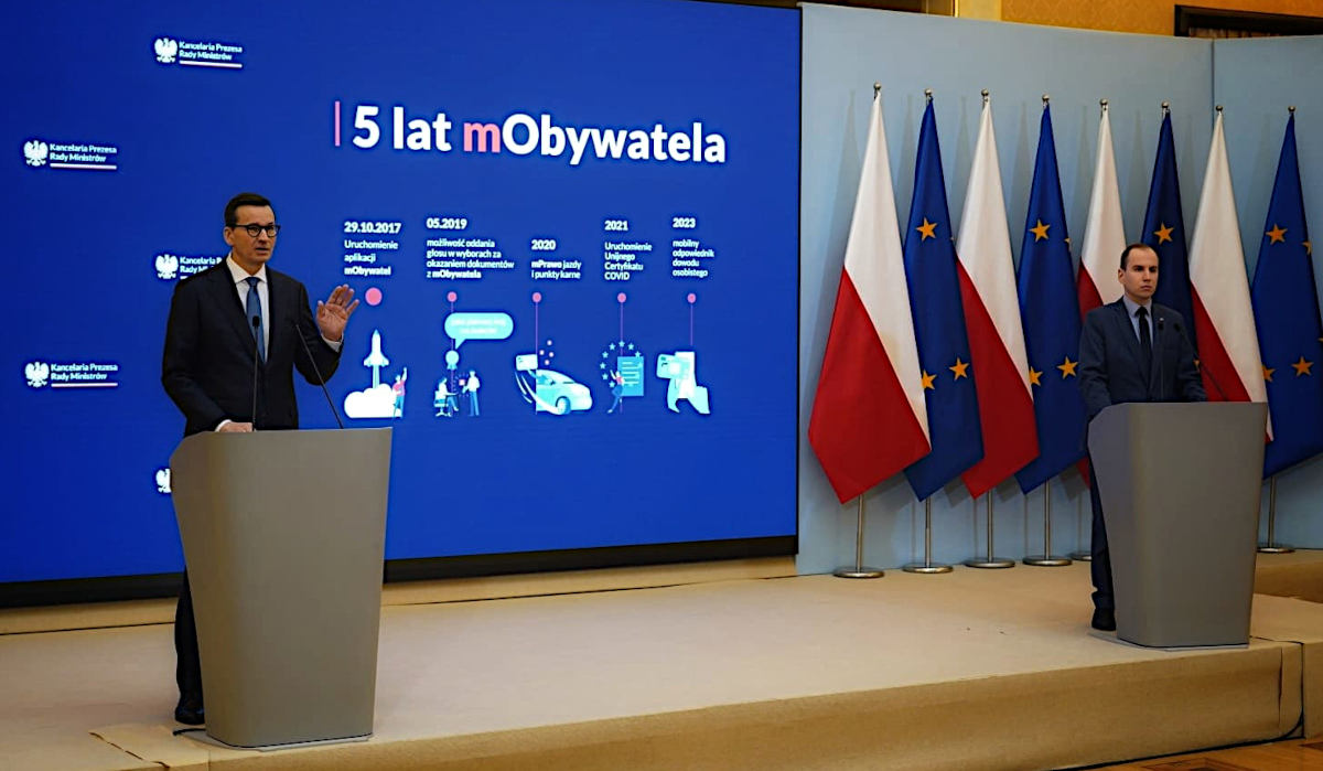 Premier Mateusz Morawiecki i Minister Adam Andruszkiewicz podczas konferencji prasowej