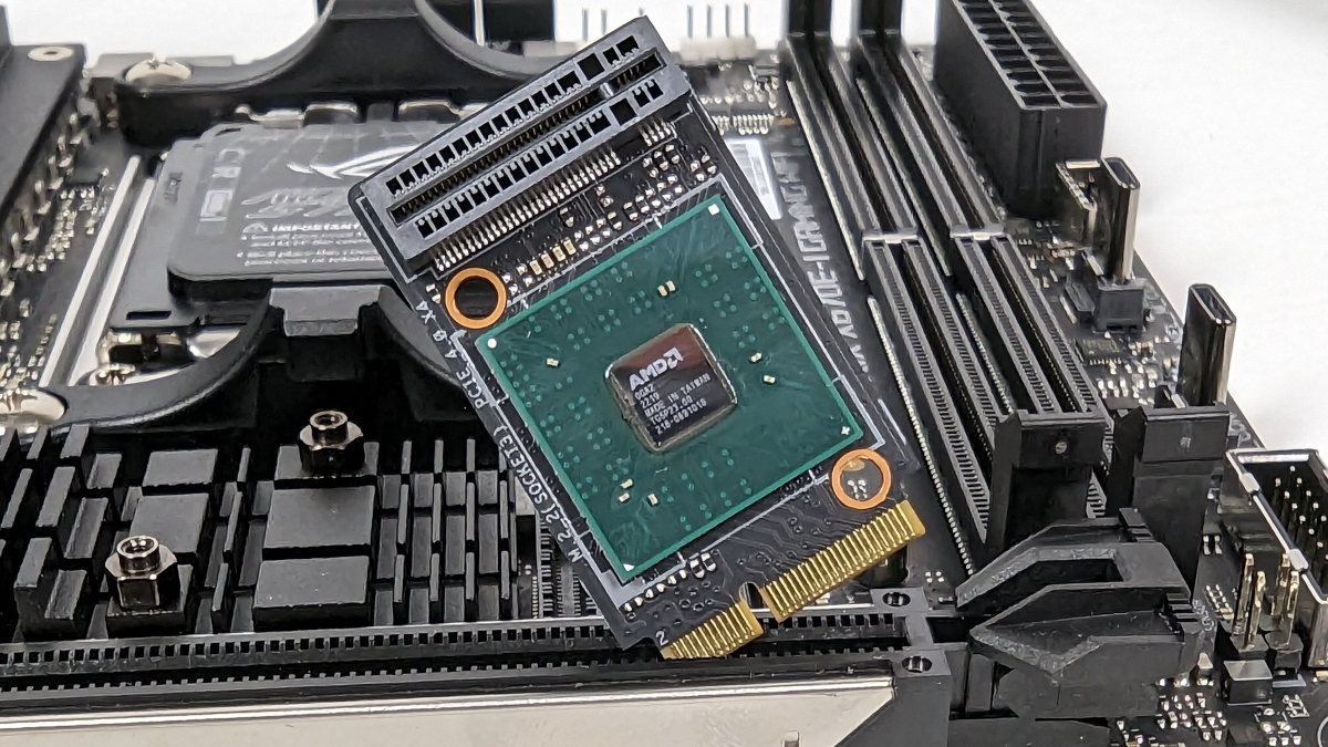 ASUS zaskakuje dziwną płytą główną dla AMD Ryzen 7000