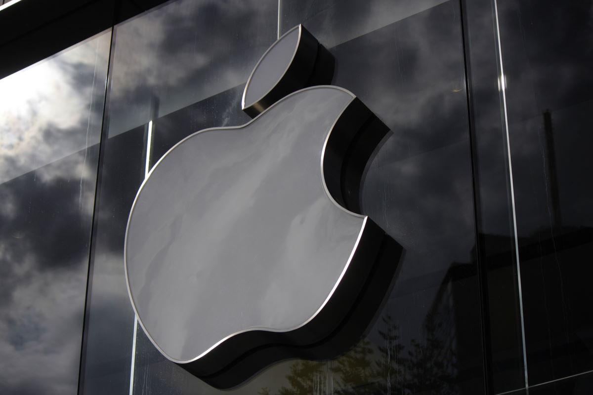 Apple grozi pracownikom. Chodzi o pracę zdalną