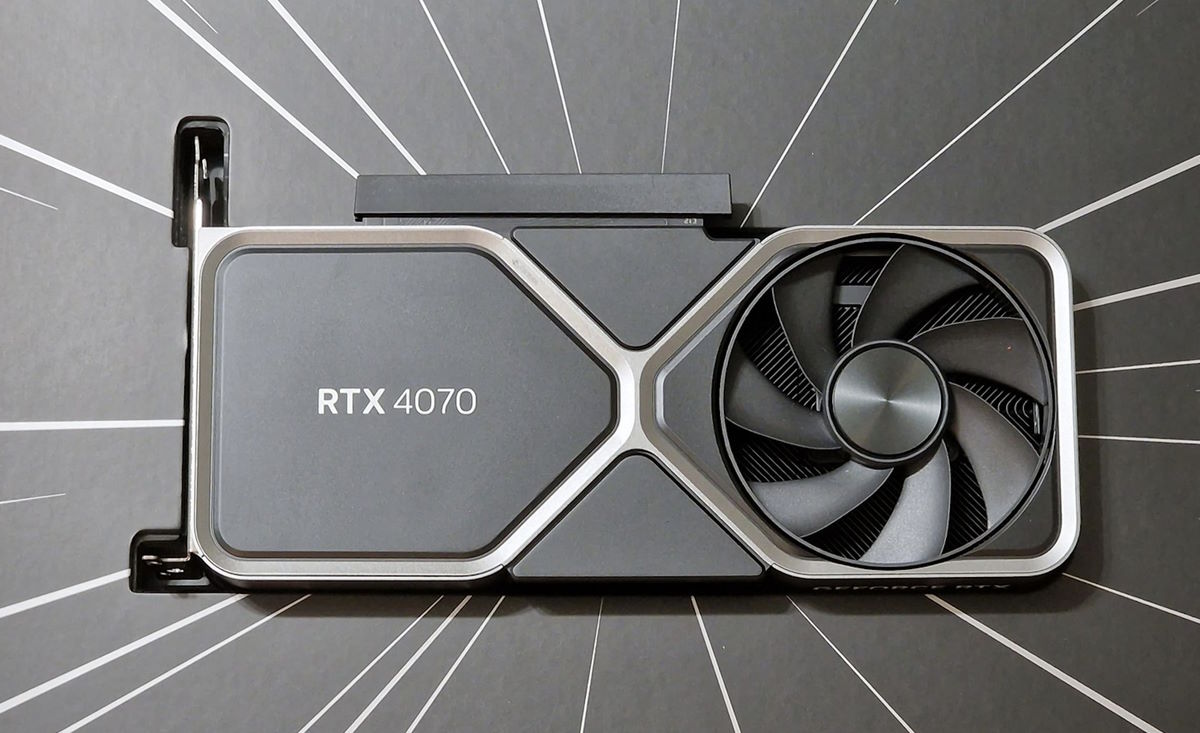 Tak wygląda GeForce RTX 4070 w wersji Founders Edition. Wyciekły zdjęcia