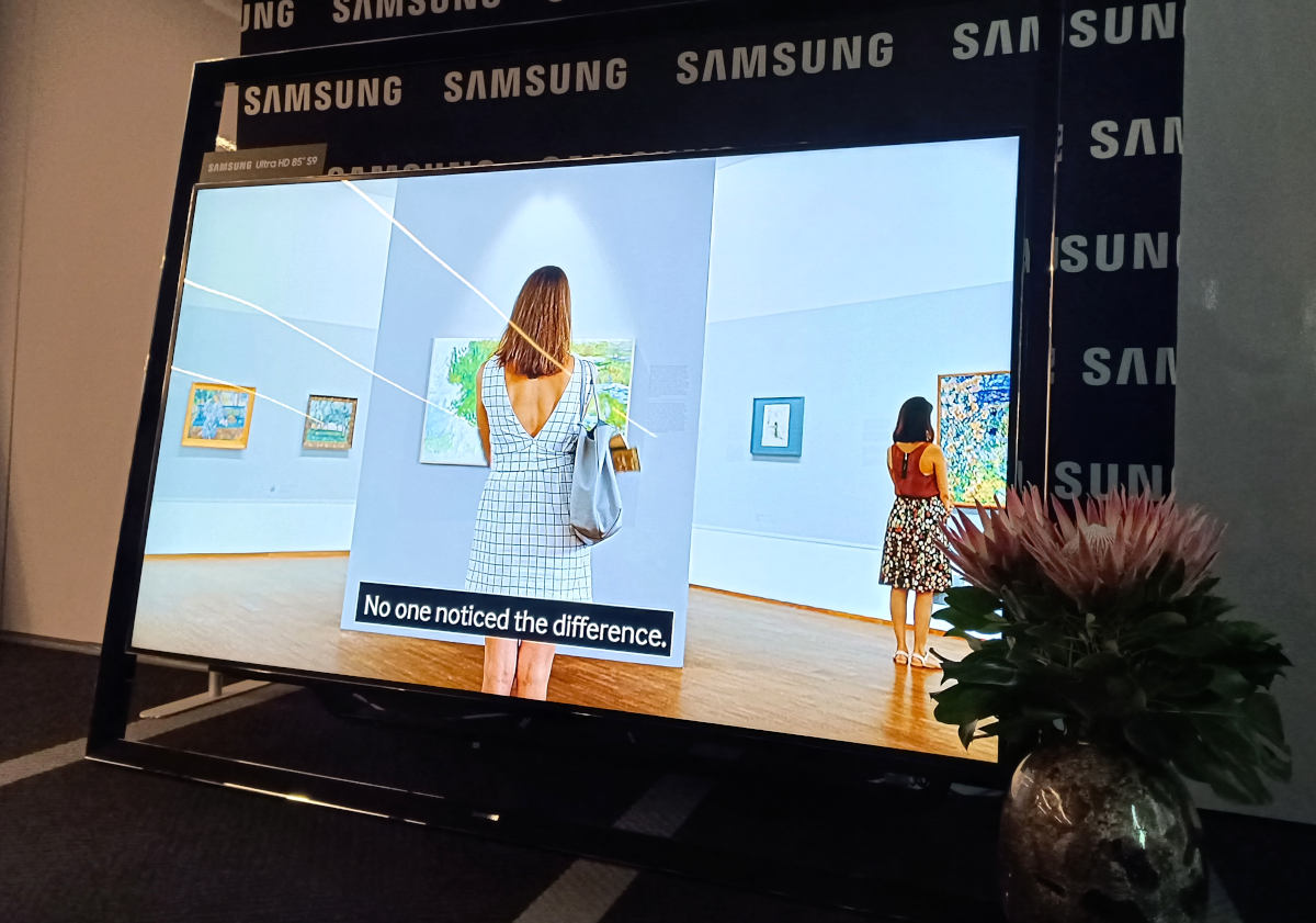 W 2013 Samsung sprzedał w Polsce pierwszy telewizor Ultra HD S9 o przekątnej ekranu 85”. 