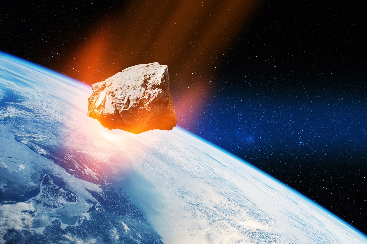 Asteroida mknie ku Ziemi. Jest większa niż wieża Eiffla