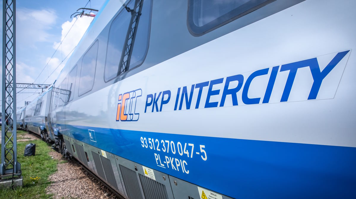 PKP Intercity z nowościami. W pociągach staną automaty