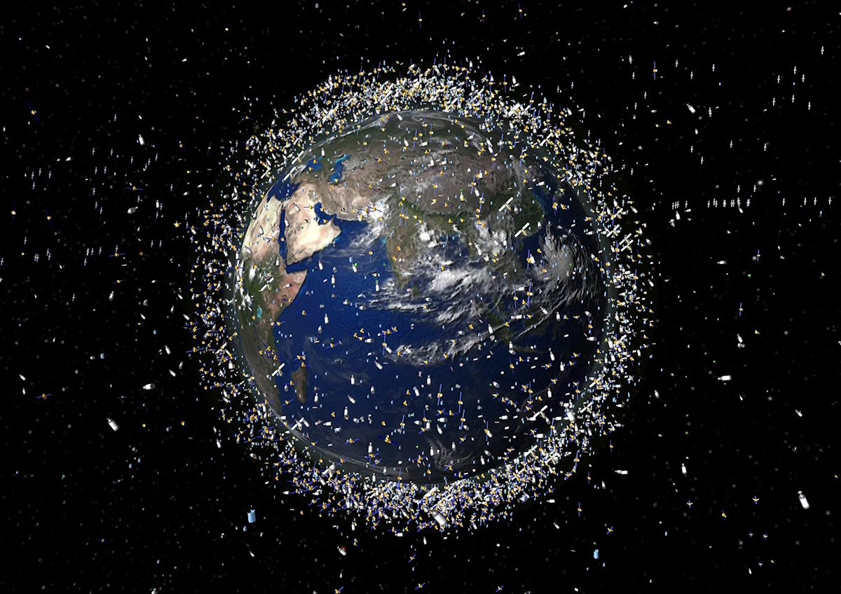 Kosmiczne śmieci NASA