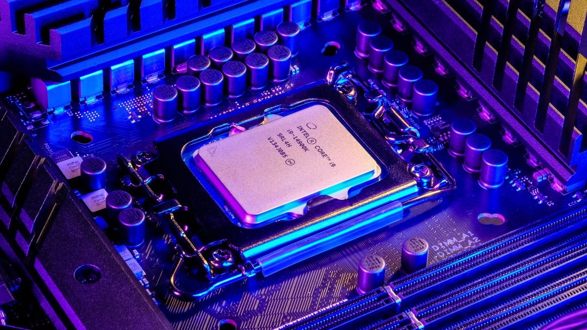 Intel Core i7-14700KF przetestowany. Procesor osiąga 6 GHz