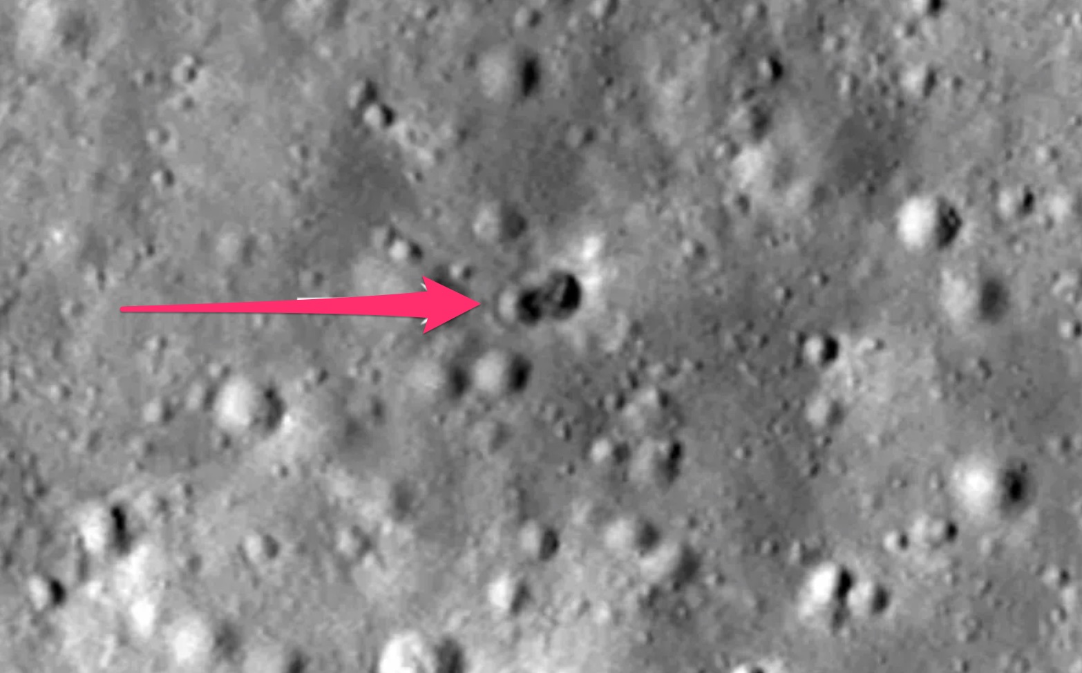 Zagadka na Księżycu. Naukowcy analizują tajemniczy obiekt