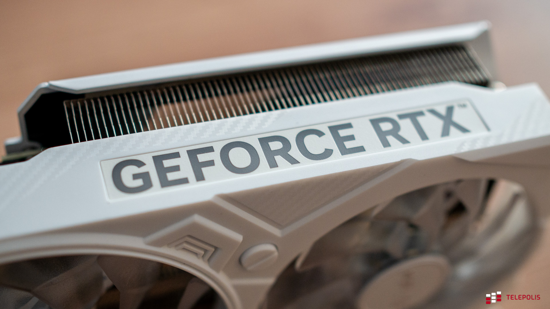 Test GeForce RTX 4070 EX Gamer White OC