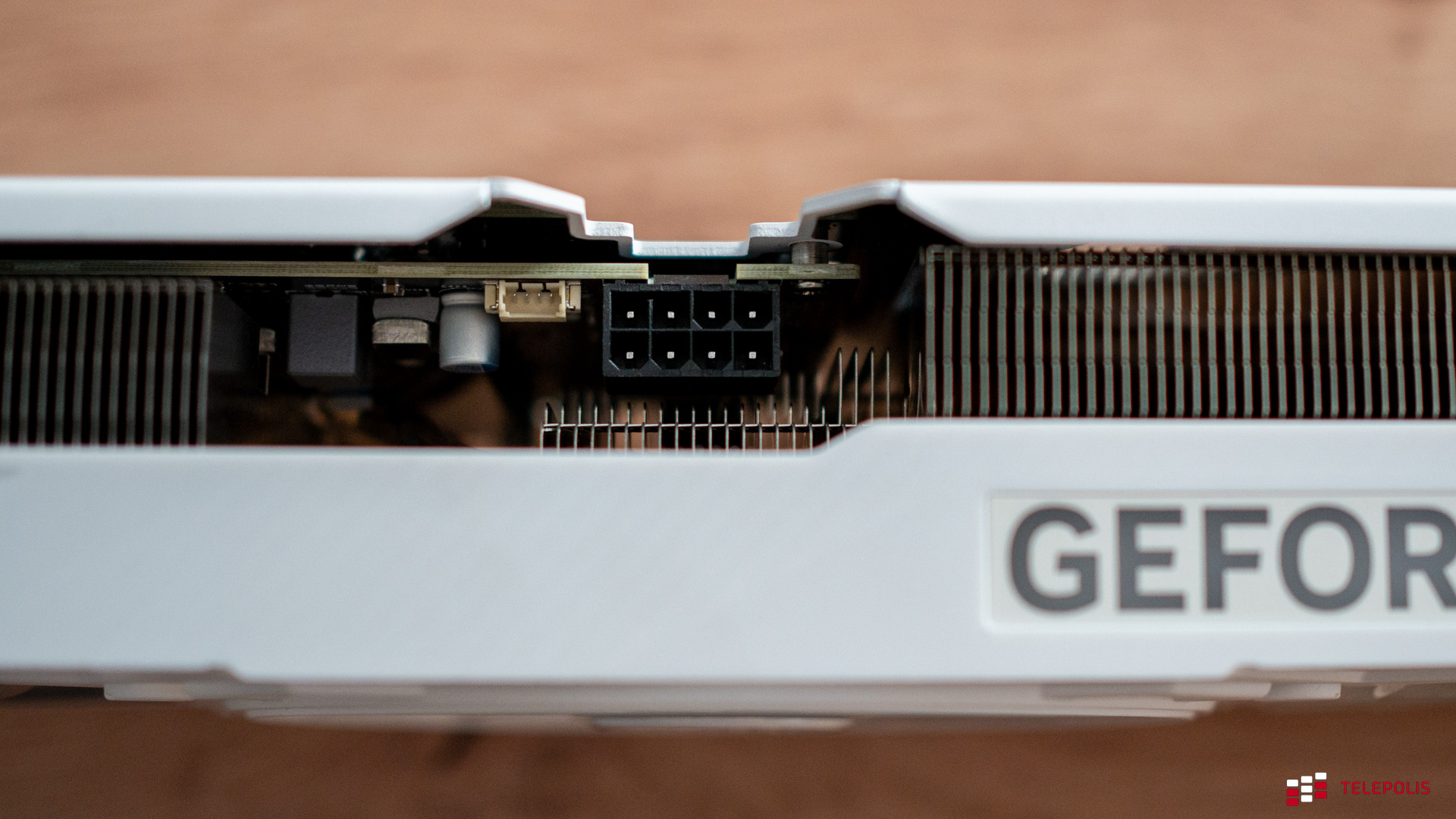 Test GeForce RTX 4070 EX Gamer White OC