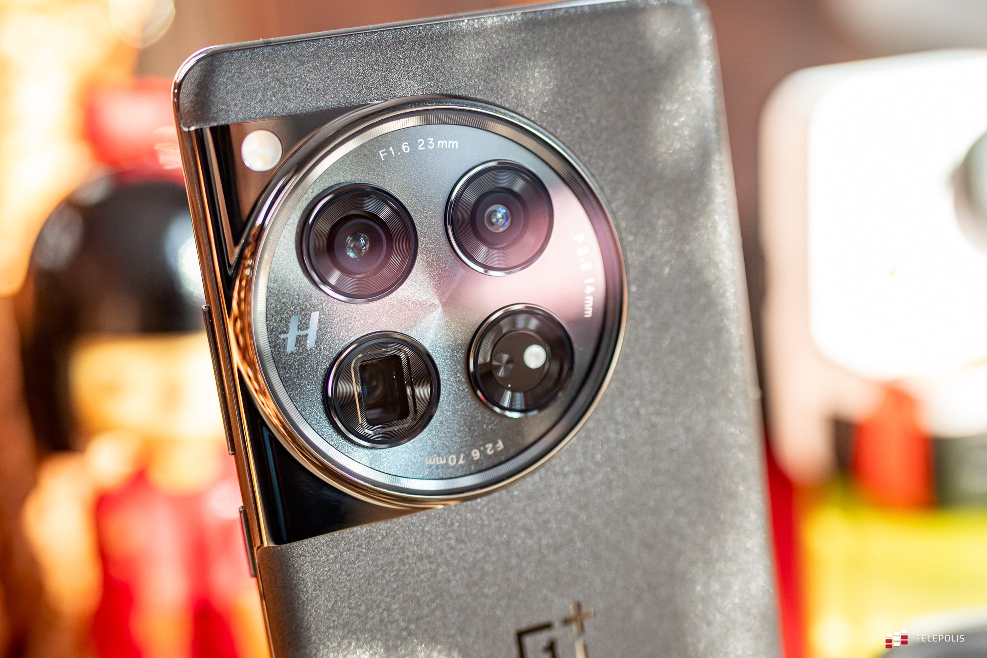 OnePlus 12 czarny, zbliżenie na aparat