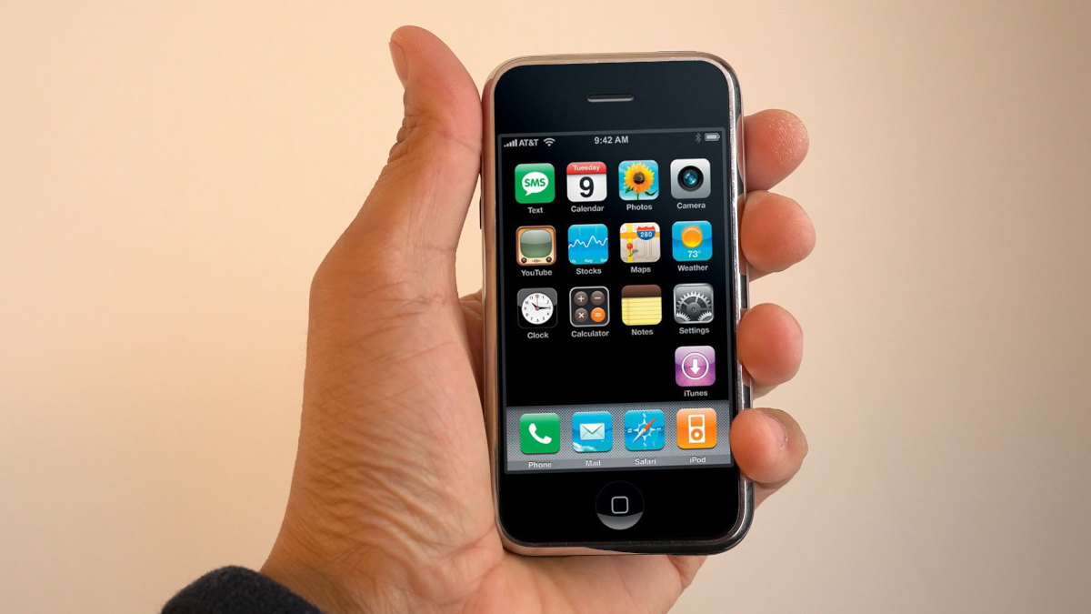 Oryginalny iPhone trafił na sprzedaż. Nie uwierzysz, ile kosztuje