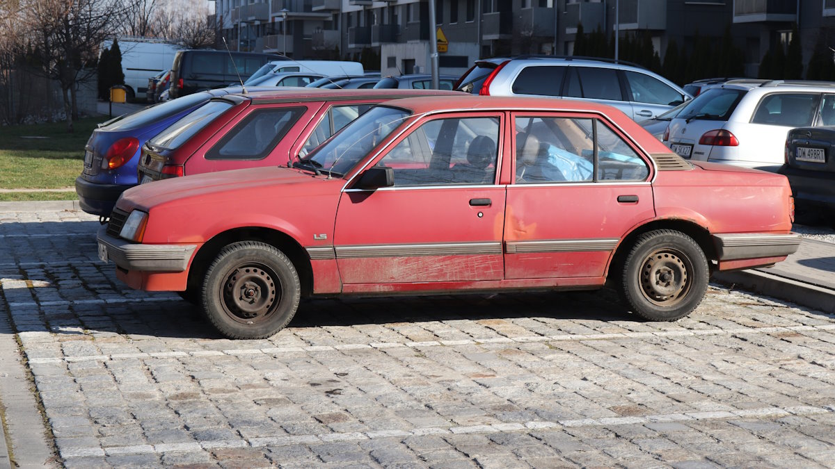Ponad 25 proc. samochodów w Polsce to tzw. "martwe dusze"