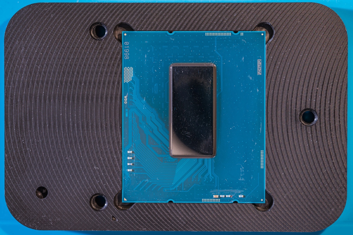 Intel Core i9-14900KS oskalpowany. Korzyści są spore