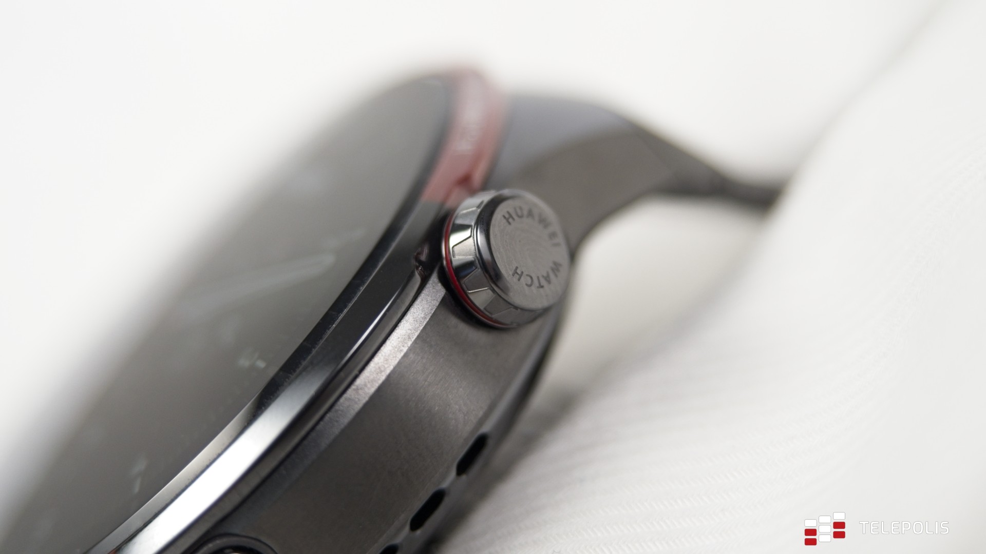 Szyk, klasa i nowoczesna technologia. Ubieramy się z Huawei Watch 4 Pro