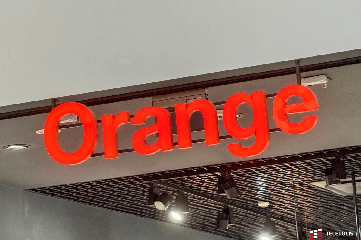Orange wyciąga wtyczkę – znikną trzy usługi. Co z użytkownikami?