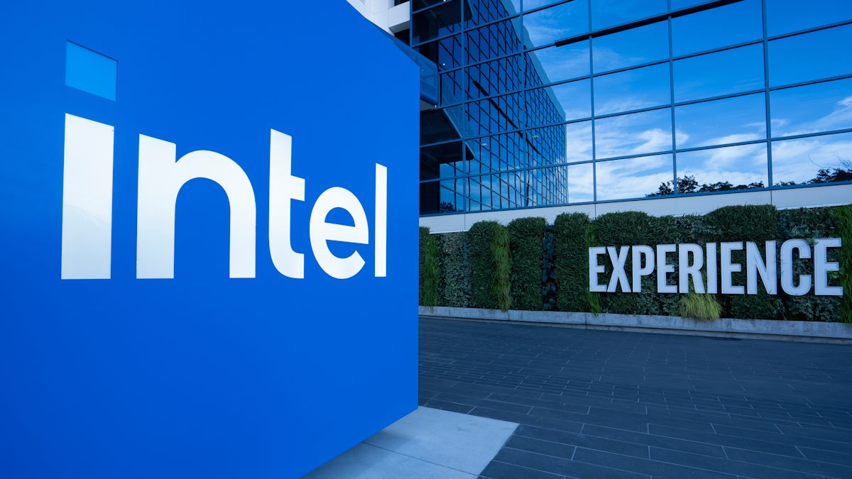 Intel leci na łeb na szyję. Jest warty tyle, co OpenAI