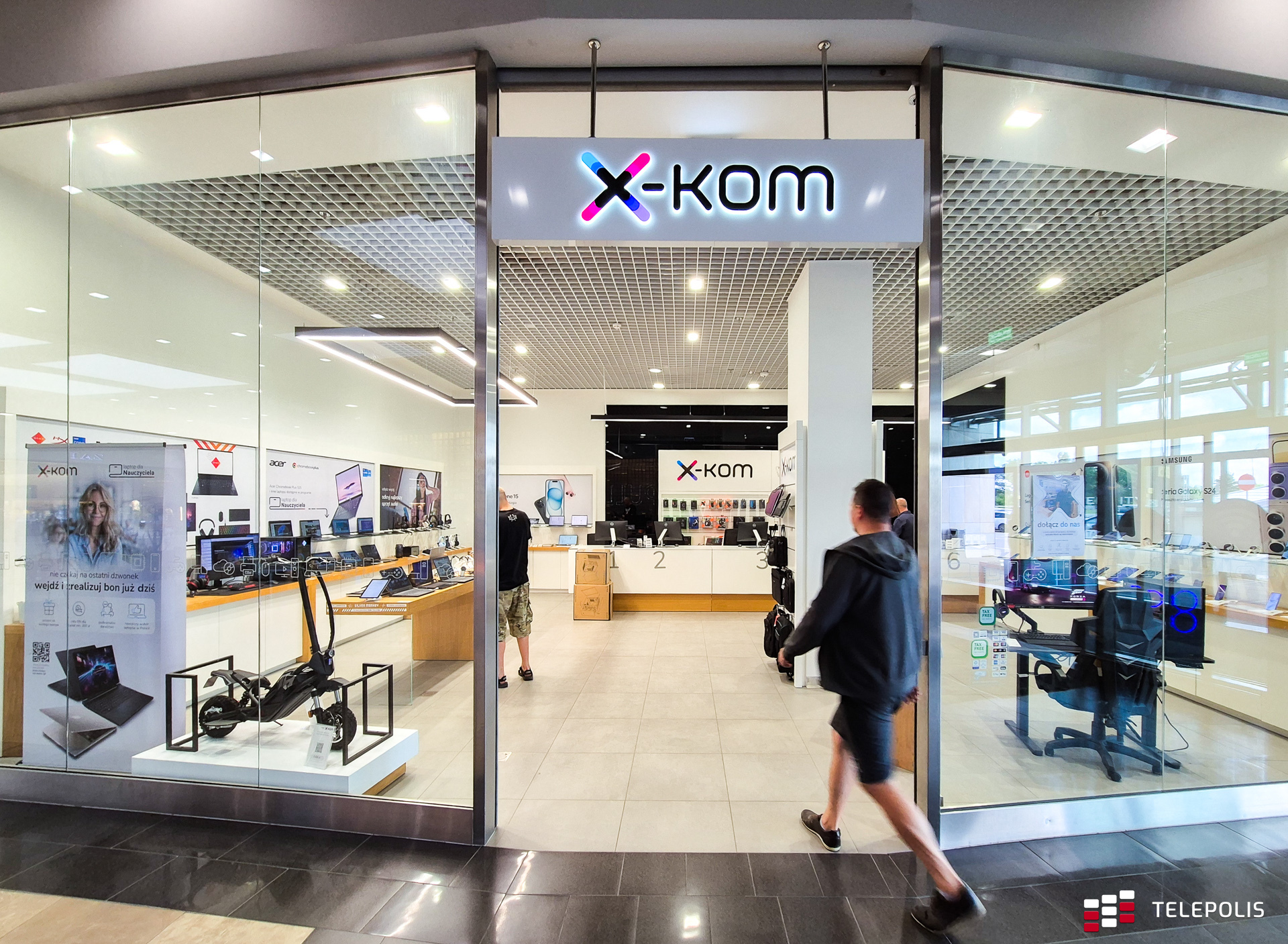 x-kom lo ha vuelto a hacer. Se requiere cargador a mitad de precio