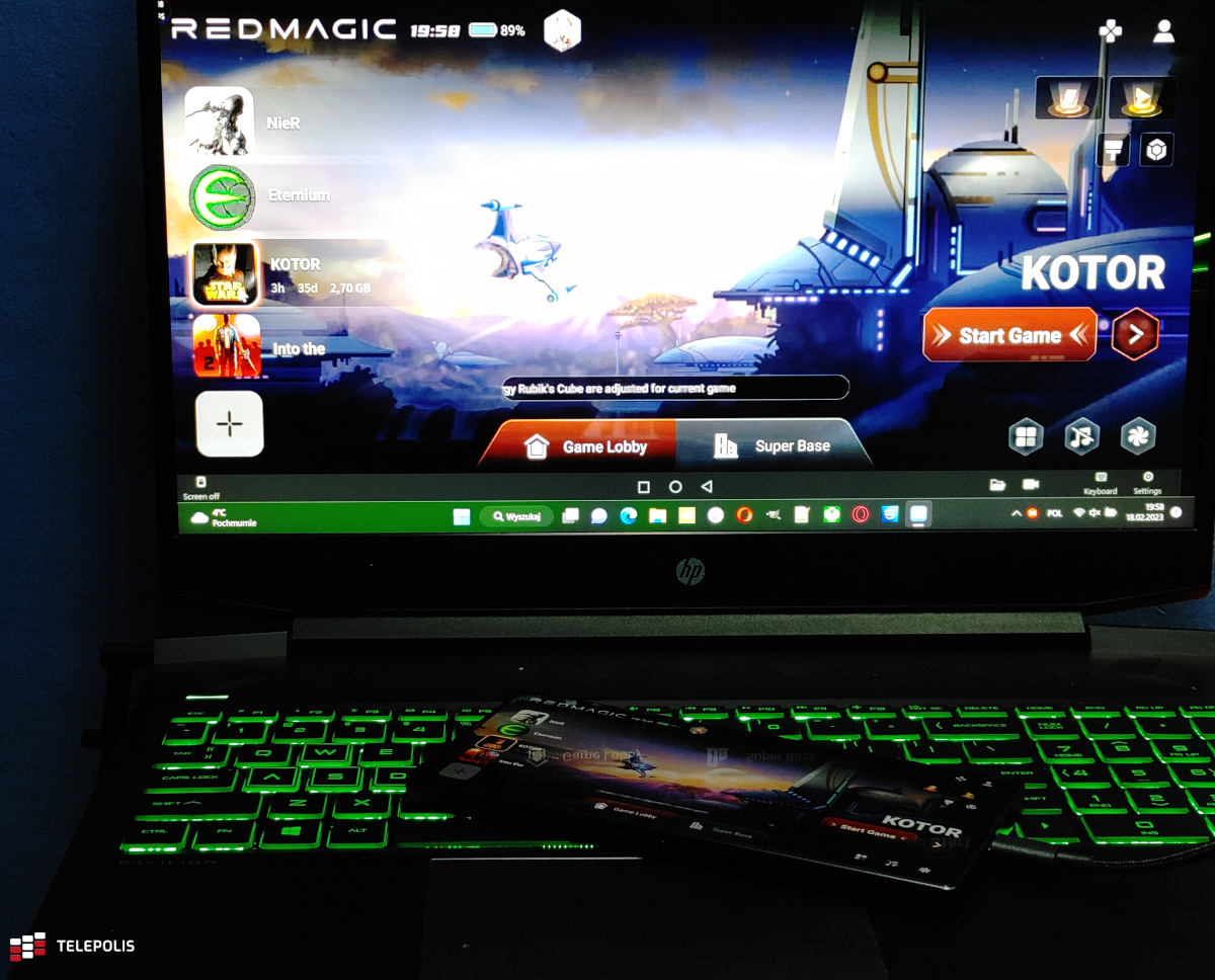 Nubia Redmagic 8 Pro z laptopem