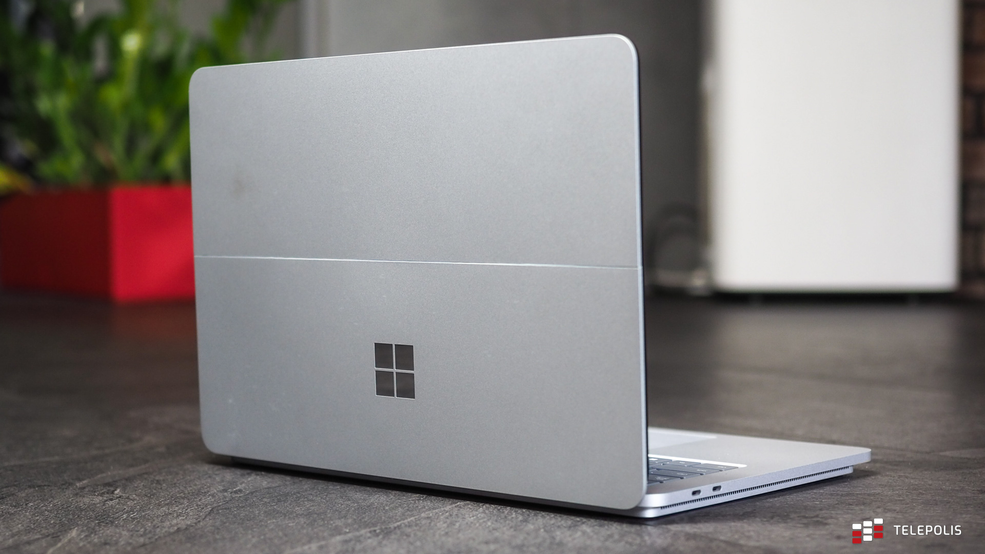 Microsoft Surface Laptop Studio tył