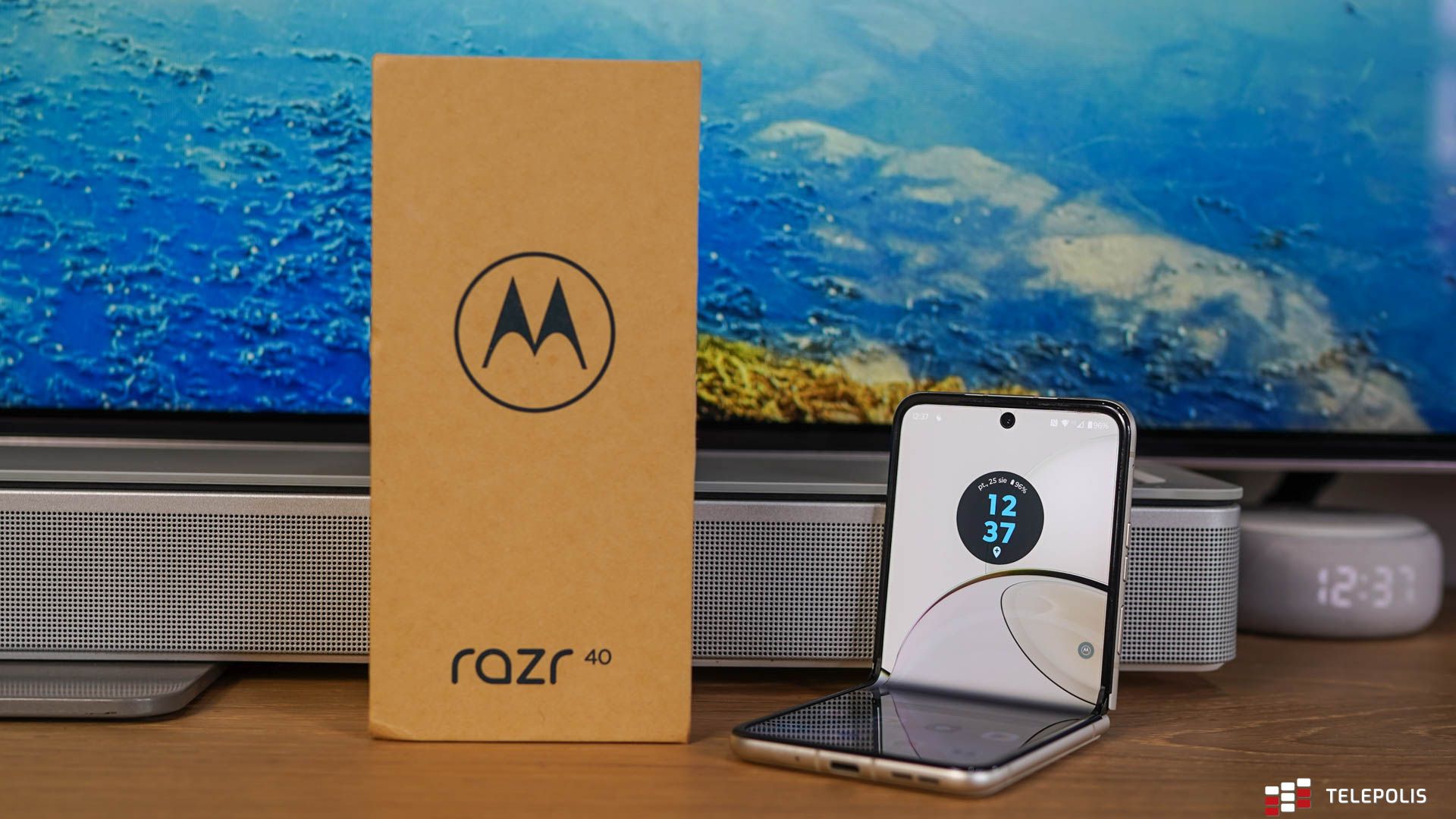Motorola RAZR 40 z pudełkiem