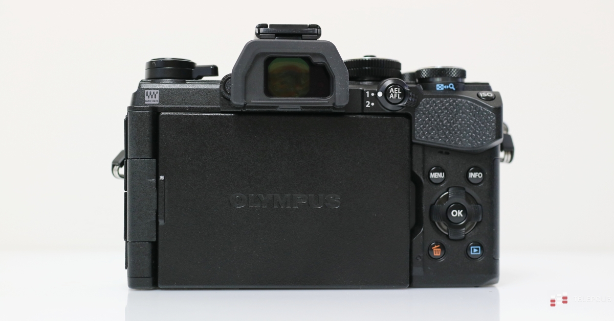 Olympus OM-D E-M5 III przyciski