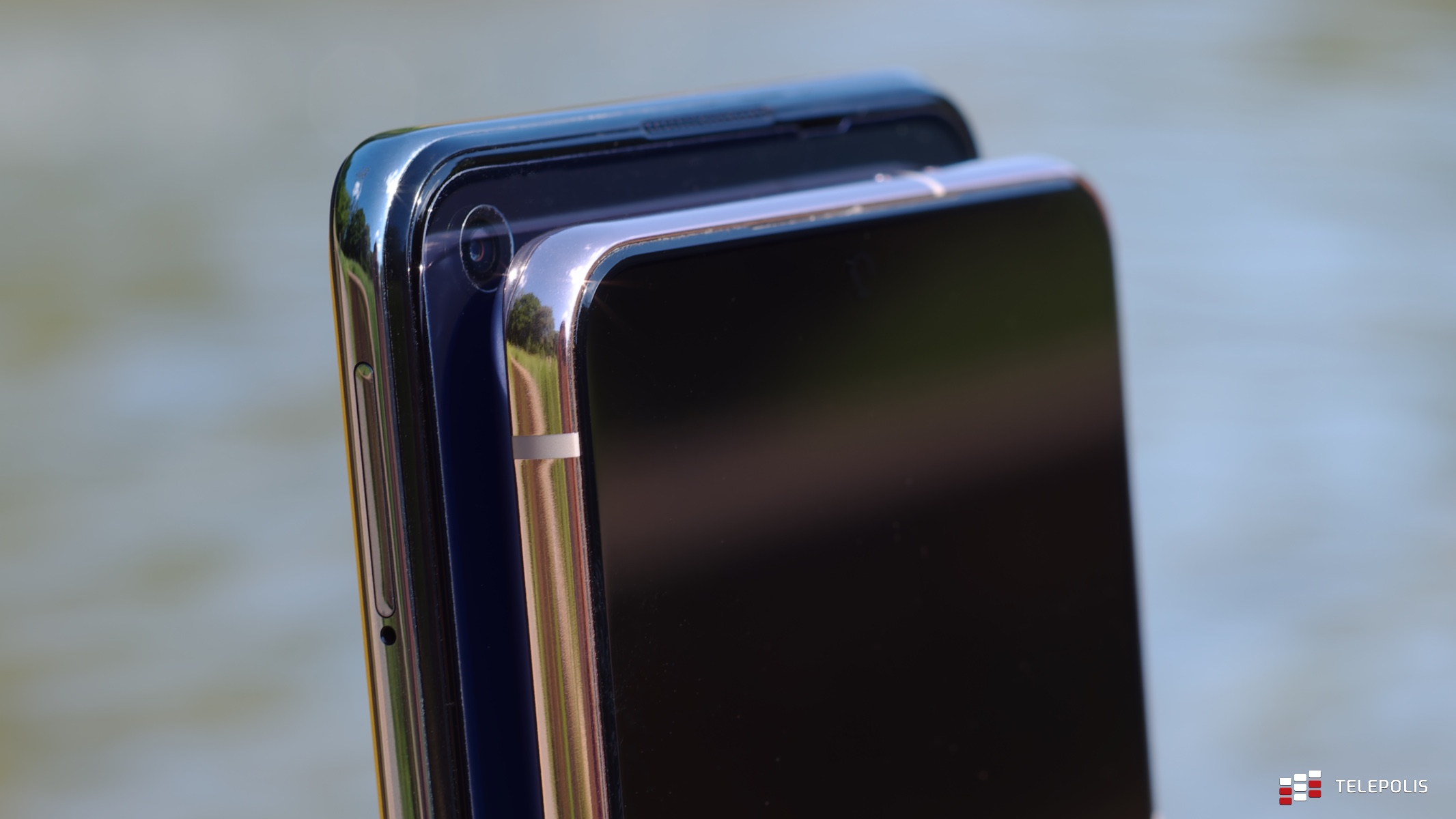realme GT i Samsung Galaxy S21 – porównanie wykończenia ekranu