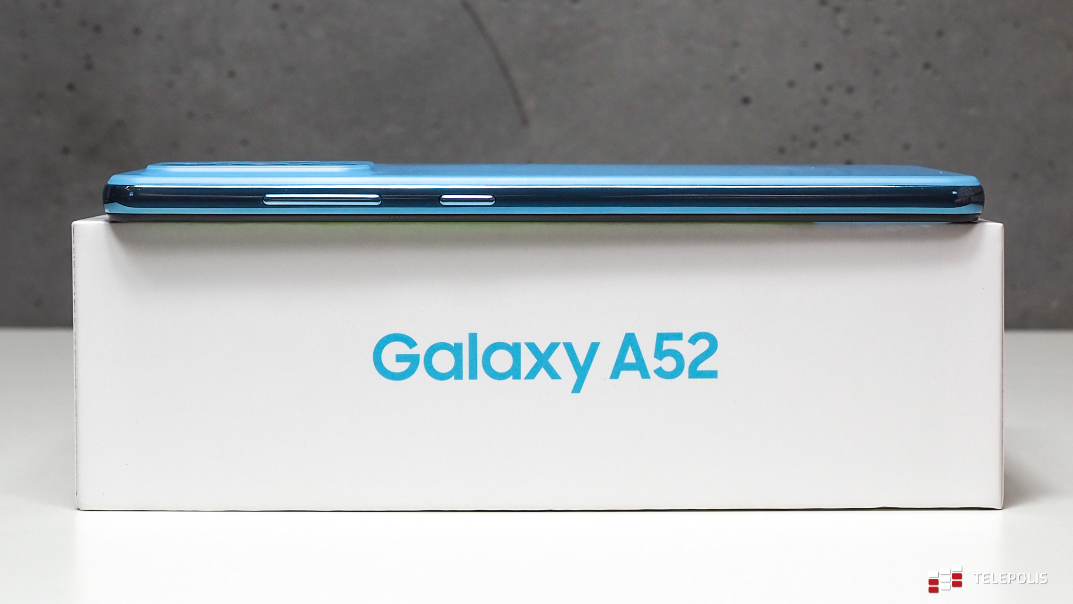 Samsung Galaxy A52 na pudełku
