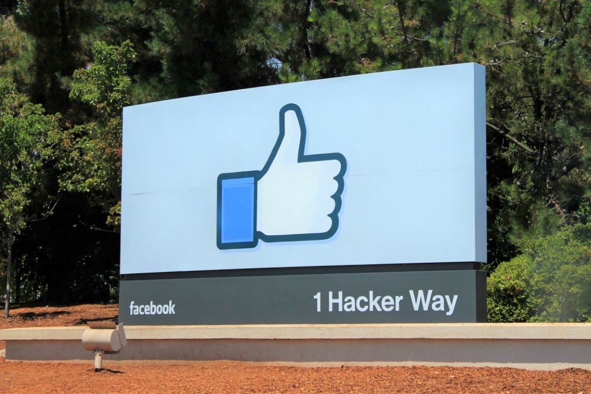 Like - znak rozpoznawczy Facebooka